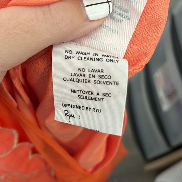 Ryu Orange Sleeveless With Leaf Embroidery Size Small - Picture 10 of 10